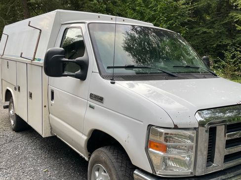 Used 2012 Ford E-350 and Econoline 350 Super Duty image 6