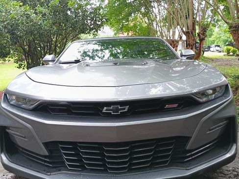 Used 2020 Chevrolet Camaro SS image 2
