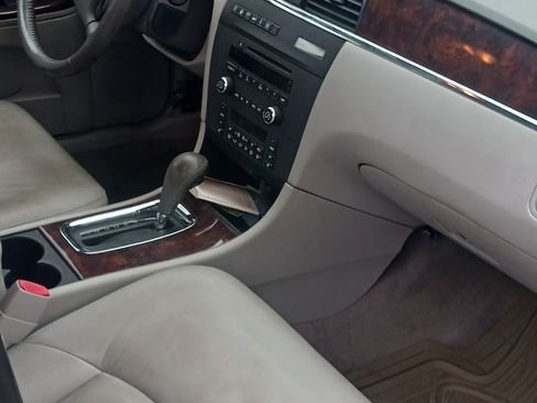 Used 2009 Buick LaCrosse CXL w/ Driver Confidence Package image 5