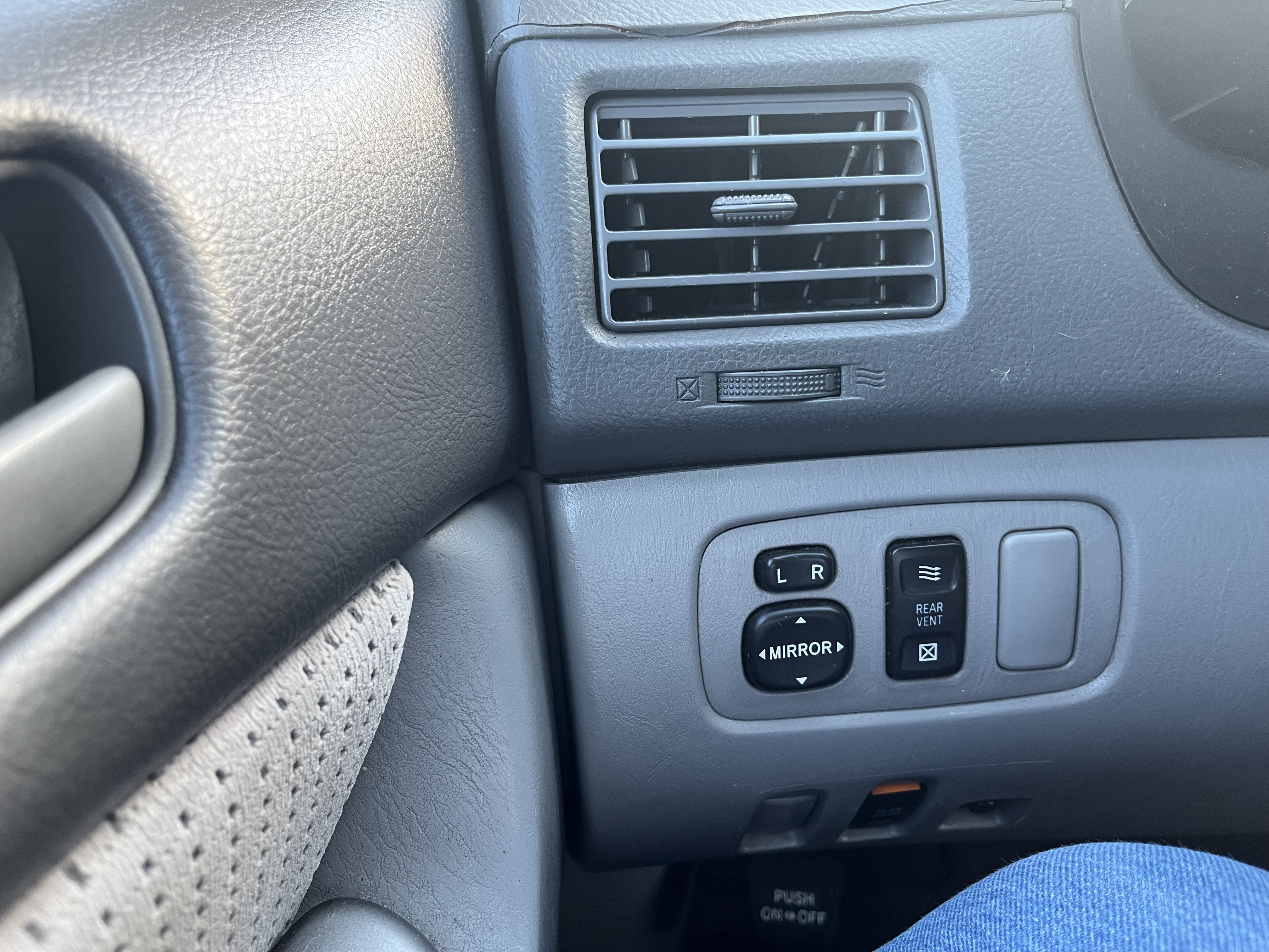 Used 2008 Toyota Sienna LE FWD image 13