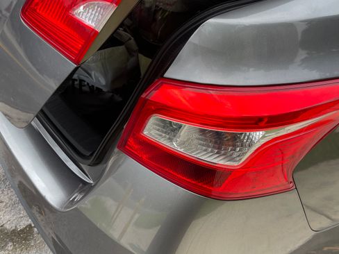 Used 2017 Nissan Sentra S image 11