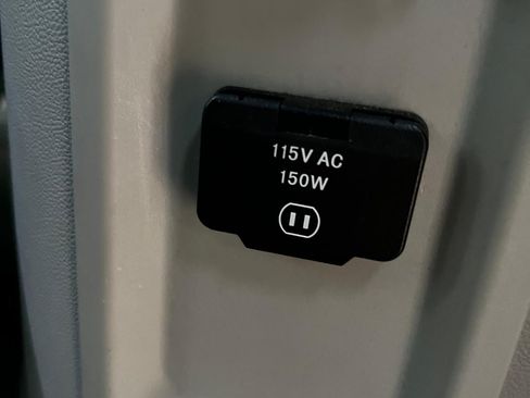 Used 2010 Chrysler Town & Country Touring image 26