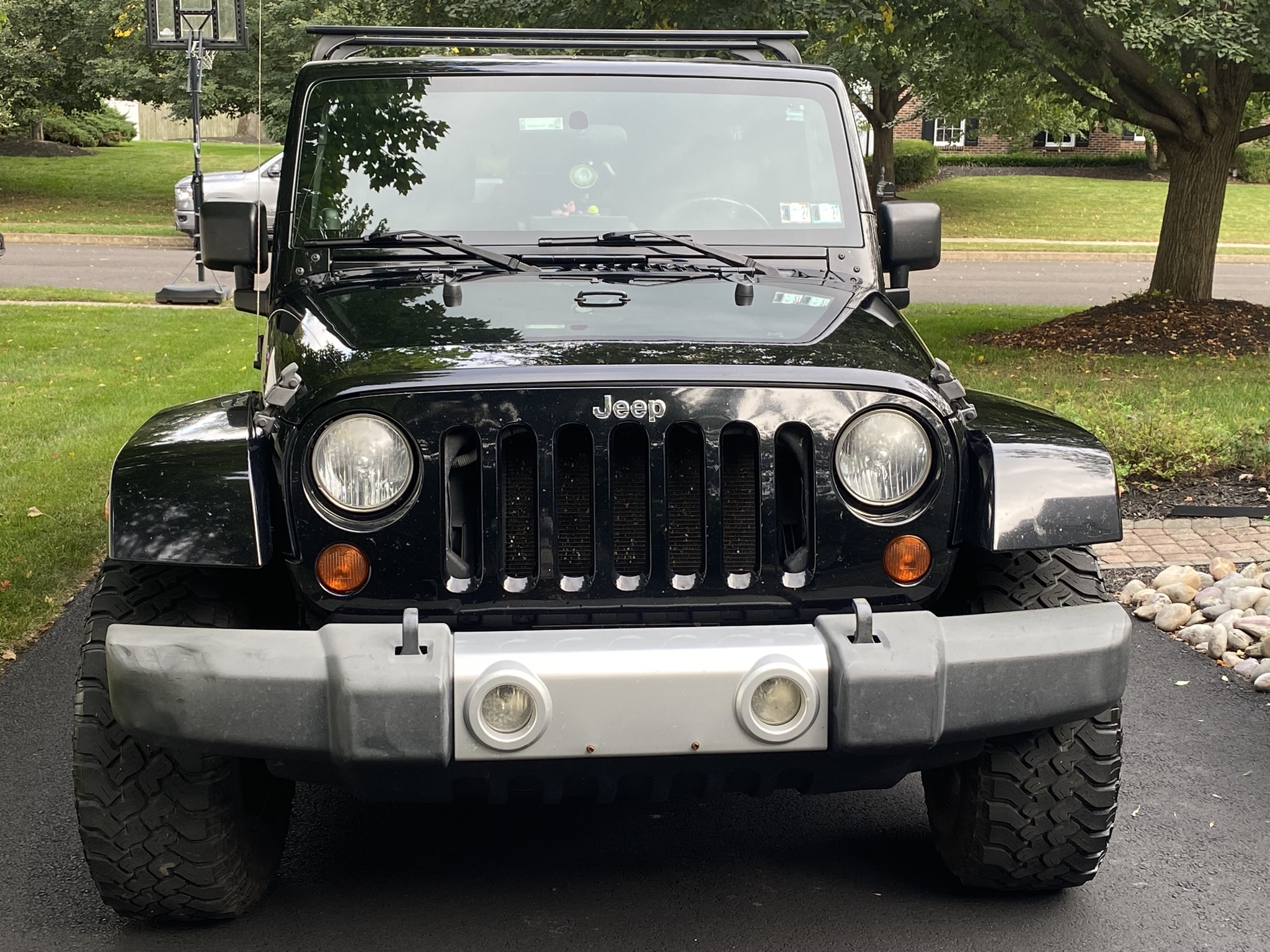 Used 2009 Jeep Wrangler Unlimited Sahara AWD/4WD image 2