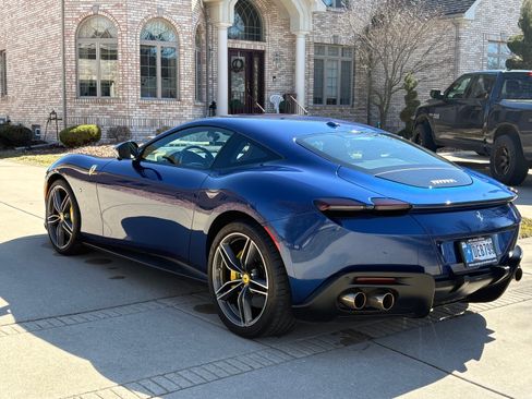 Used 2022 Ferrari Roma image 8