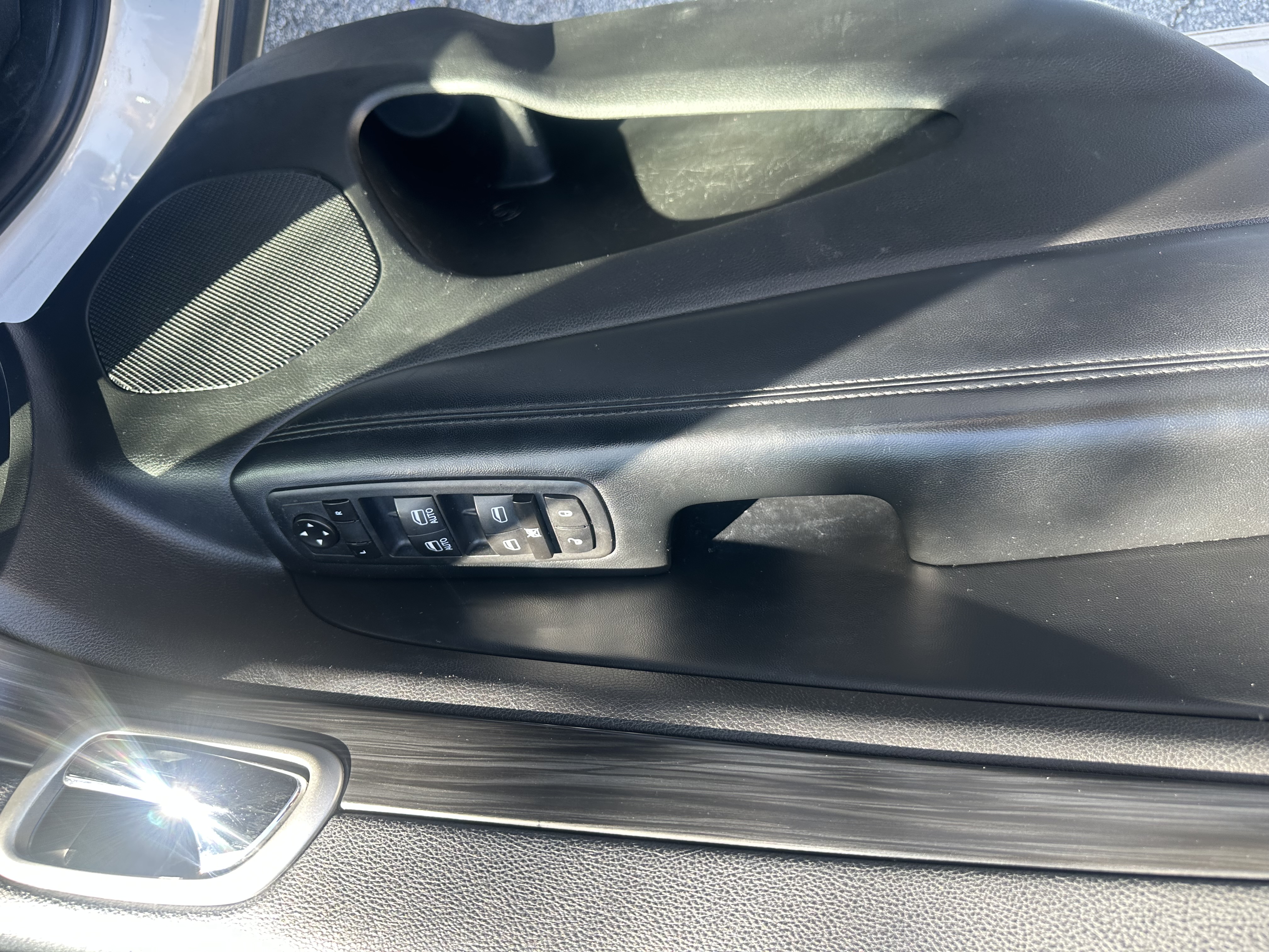 Used 2019 Jeep Grand Cherokee Laredo RWD image 15