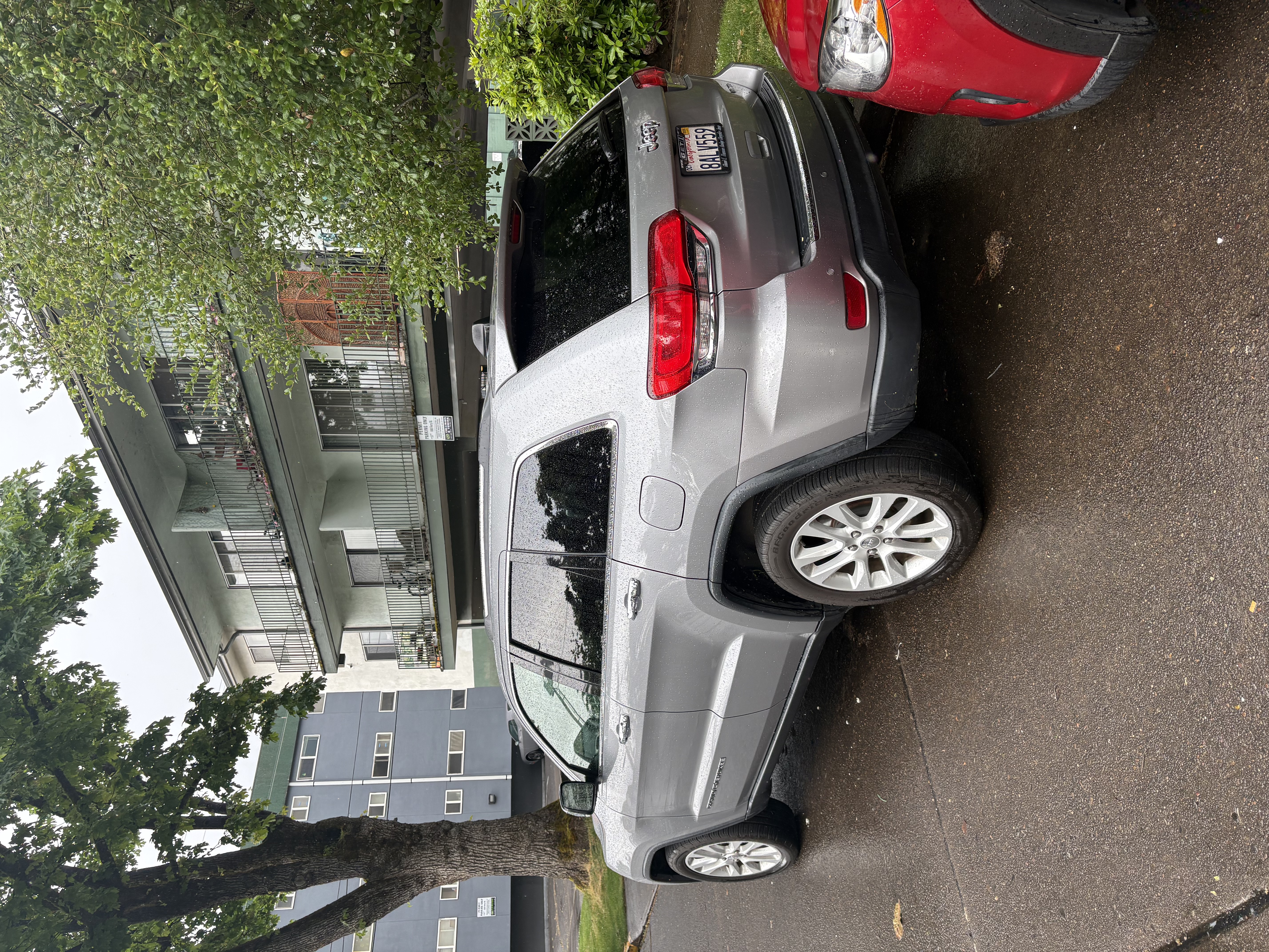 Used 2017 Jeep Grand Cherokee Limited RWD image 2