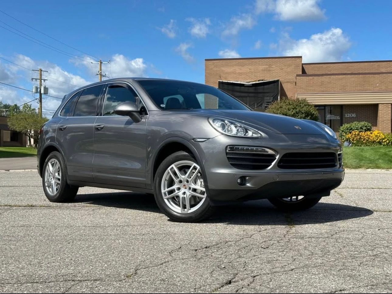 Used 2014 Porsche Cayenne S AWD/4WD image 8