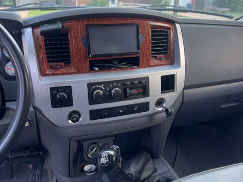 Used 2006 Dodge Ram 2500 Truck Laramie AWD/4WD image 14