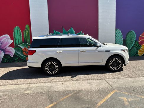 Used 2019 Lincoln Navigator Black Label w/ Cargo Package AWD/4WD image 8