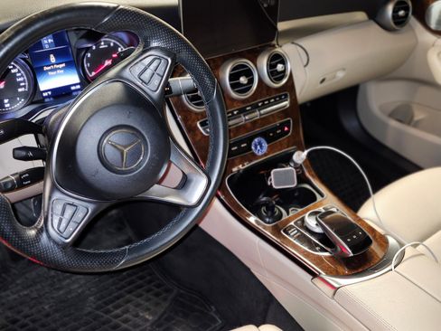 Used 2016 Mercedes-Benz C 300 4MATIC Sedan image 9