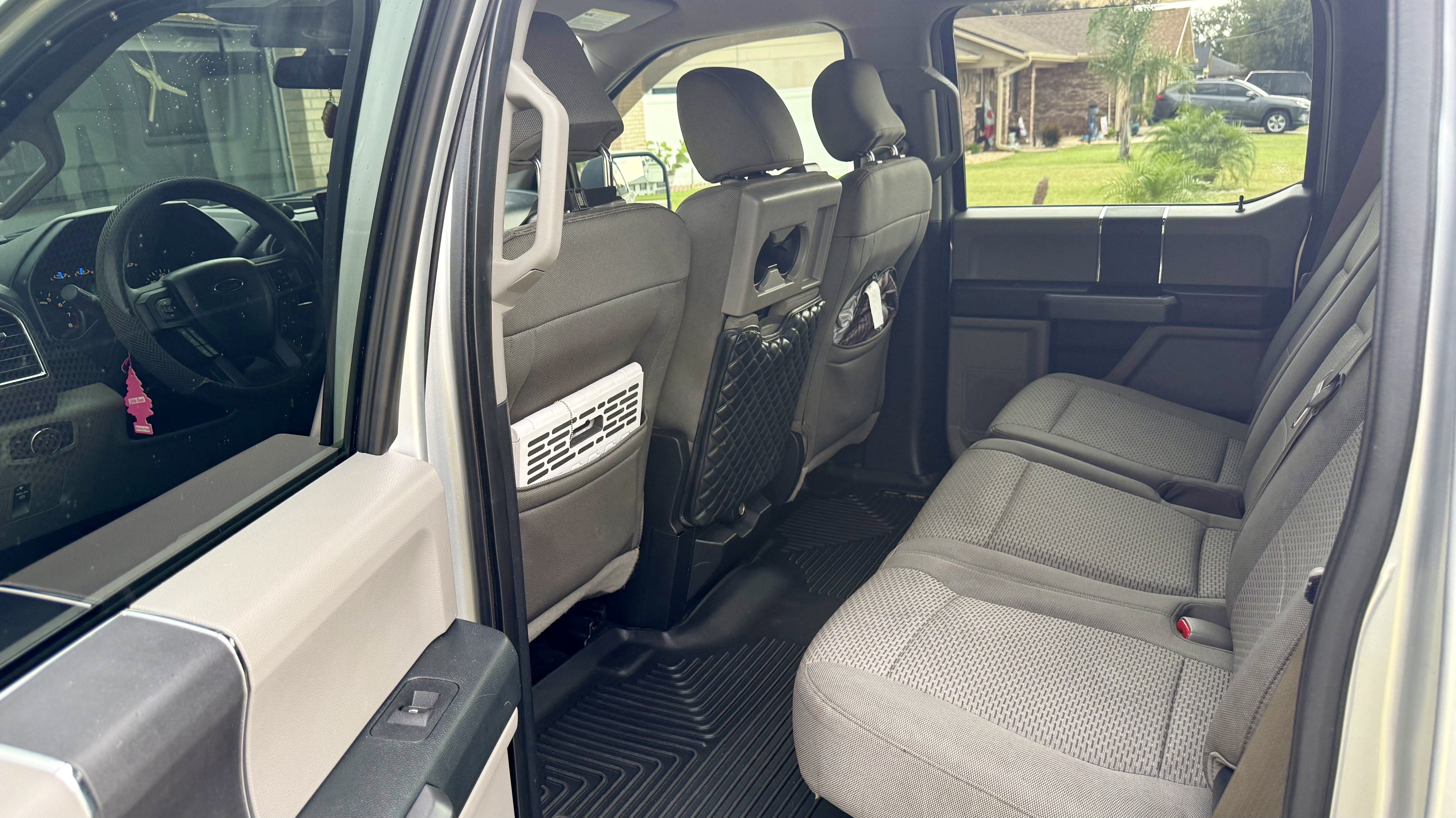 Used 2015 Ford F150 XLT w/ Trailer Tow Package RWD image 12