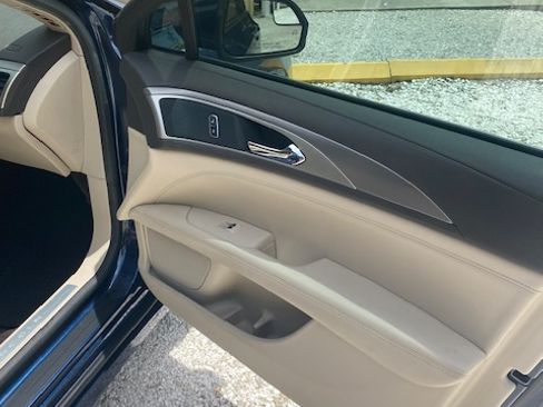 Used 2017 Lincoln MKZ Premiere FWD image 16