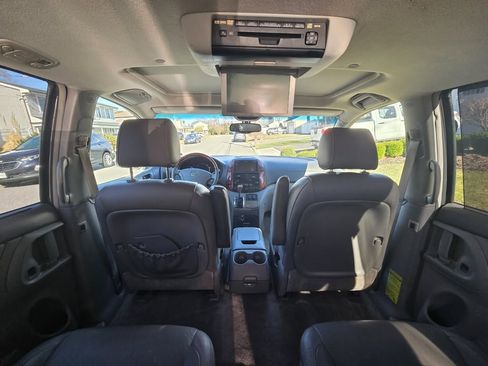 Used 2006 Toyota Sienna XLE Limited image 11