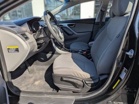 Used 2016 Hyundai Elantra SE w/ Option Group 02 FWD image 8