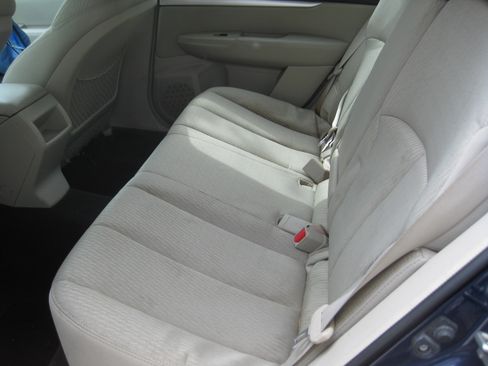 Used 2010 Subaru Outback 2.5i Premium image 15