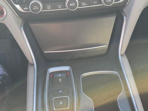 Used 2021 Honda Accord Touring image 10