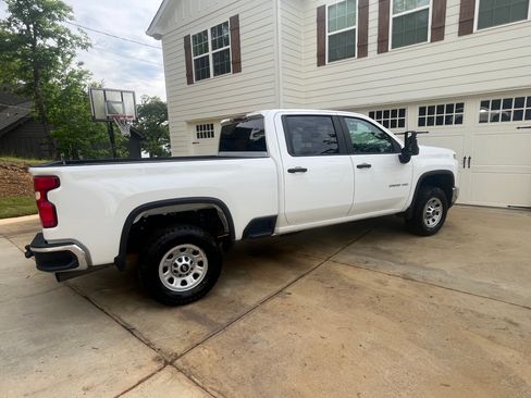 Used 2024 Chevrolet Silverado 3500 W/T RWD image 2