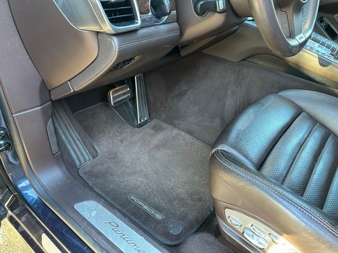 Used 2010 Porsche Panamera 4S image 28