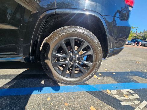 Used 2019 Jeep Grand Cherokee Altitude image 8