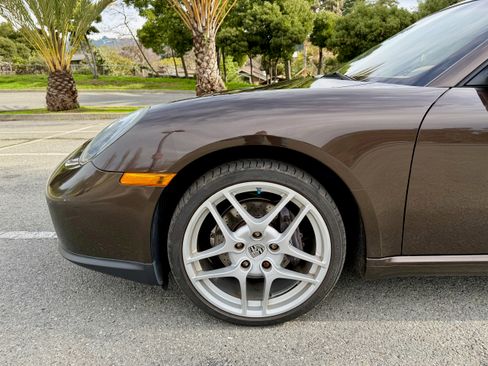 Used 2011 Porsche Cayman image 4