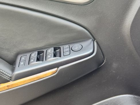 Used 2015 GMC Yukon XL Denali w/ Premium Package image 17