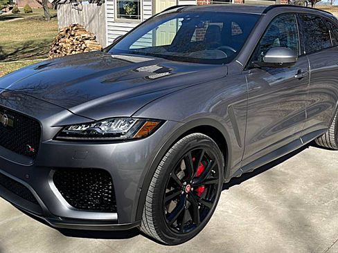 Used 2020 Jaguar F-PACE SVR image 4