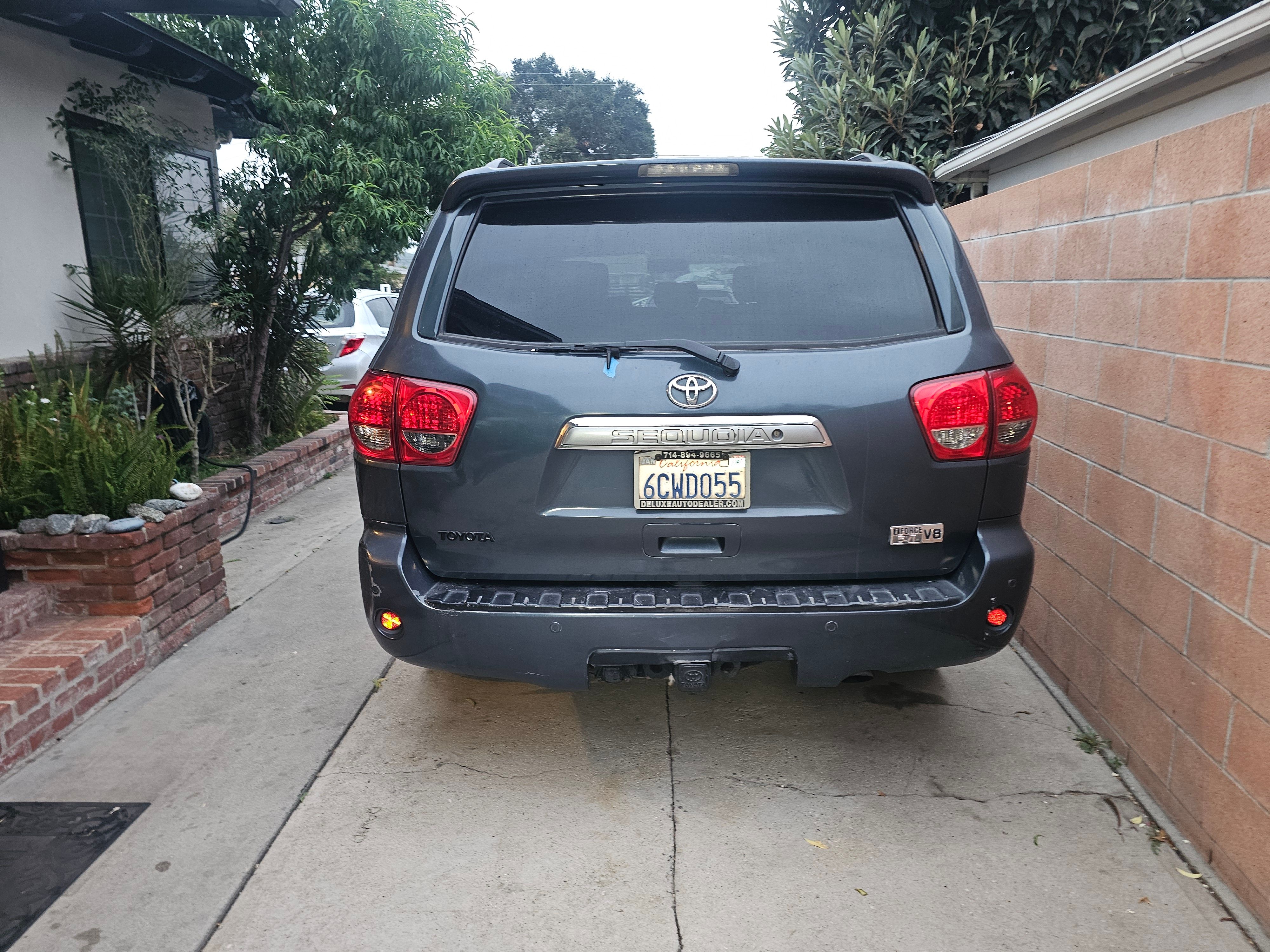 Used 2008 Toyota Sequoia Limited RWD image 2