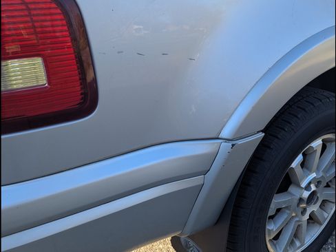 Used 2007 Ford Explorer Sport Trac Limited image 19