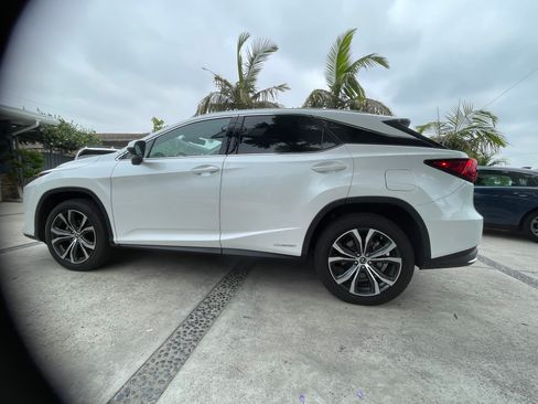 Used 2022 Lexus RX 450h AWD w/ Premium Package image 9