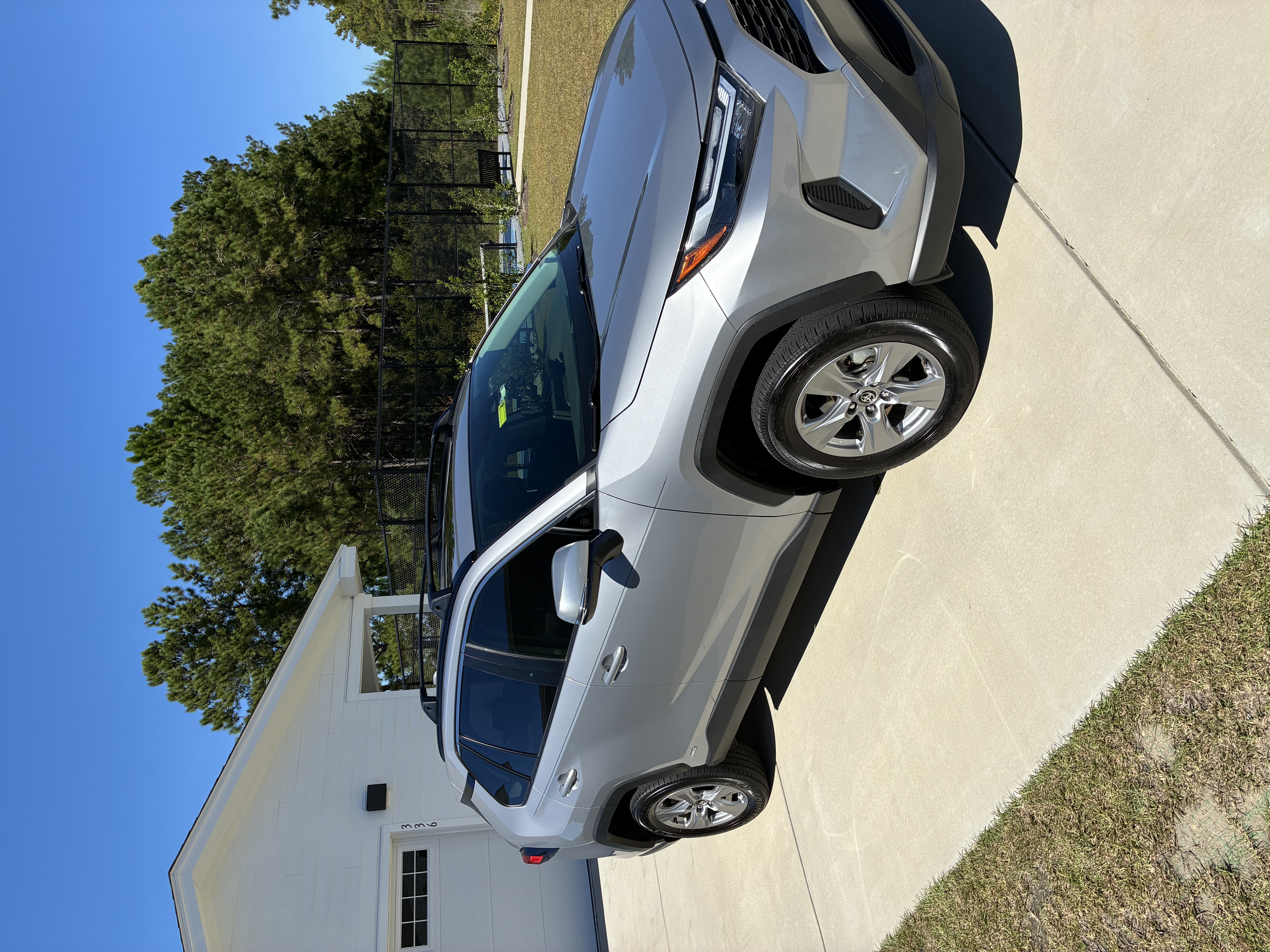 Used 2025 Toyota RAV4 XLE w/ Convenience Package AWD/4WD image 2