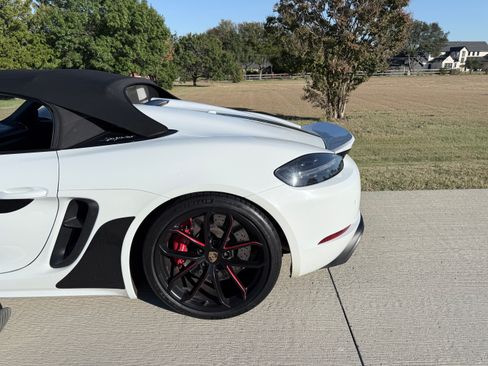 Used 2020 Porsche 718 Boxster Spyder RWD image 25