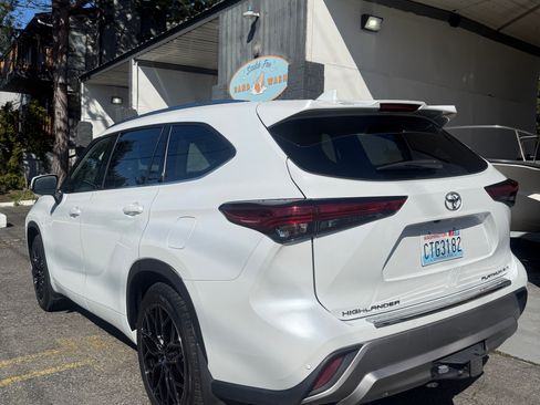 Used 2023 Toyota Highlander Platinum image 30