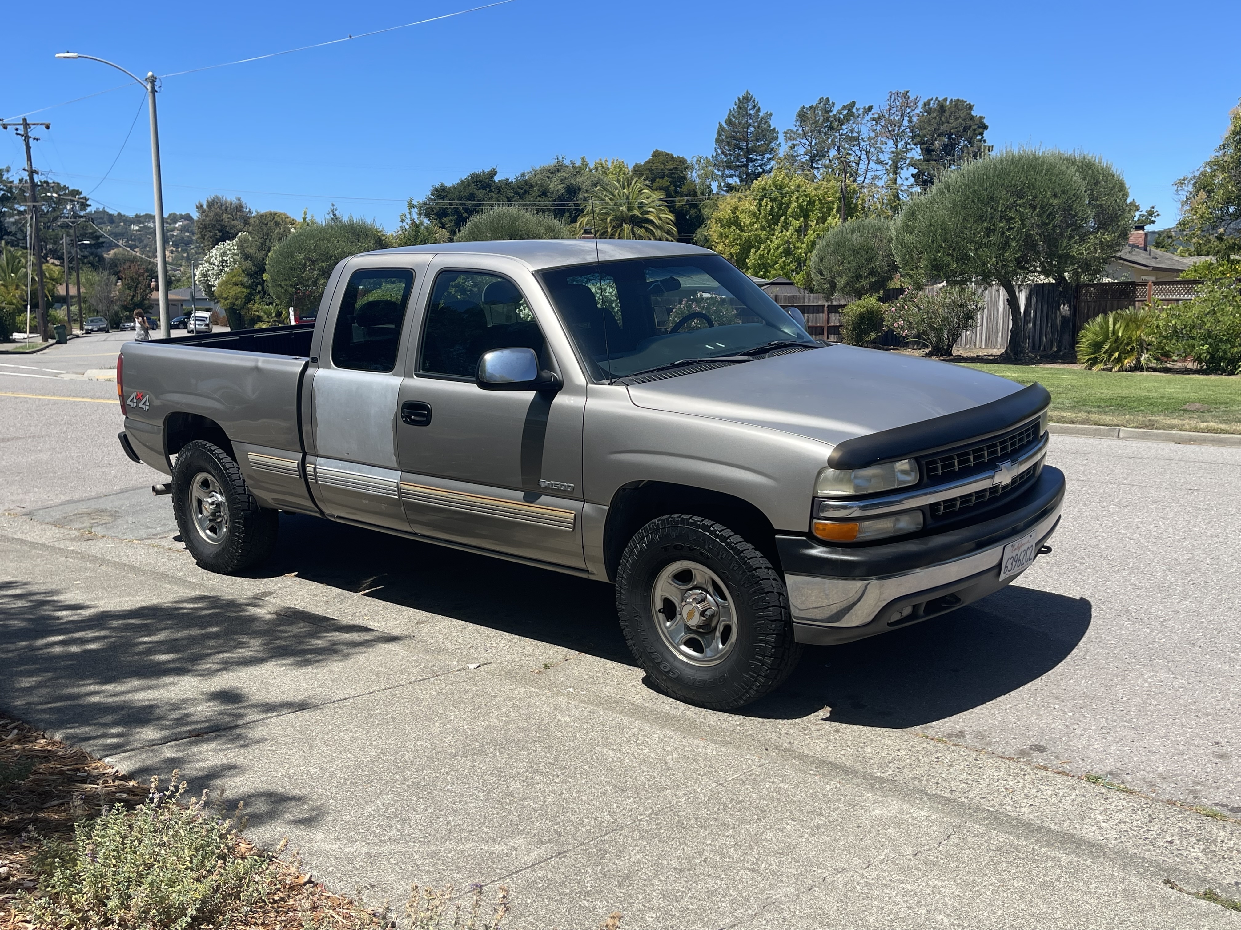 Used 2000 Chevrolet Silverado 1500 LS AWD/4WD image 8
