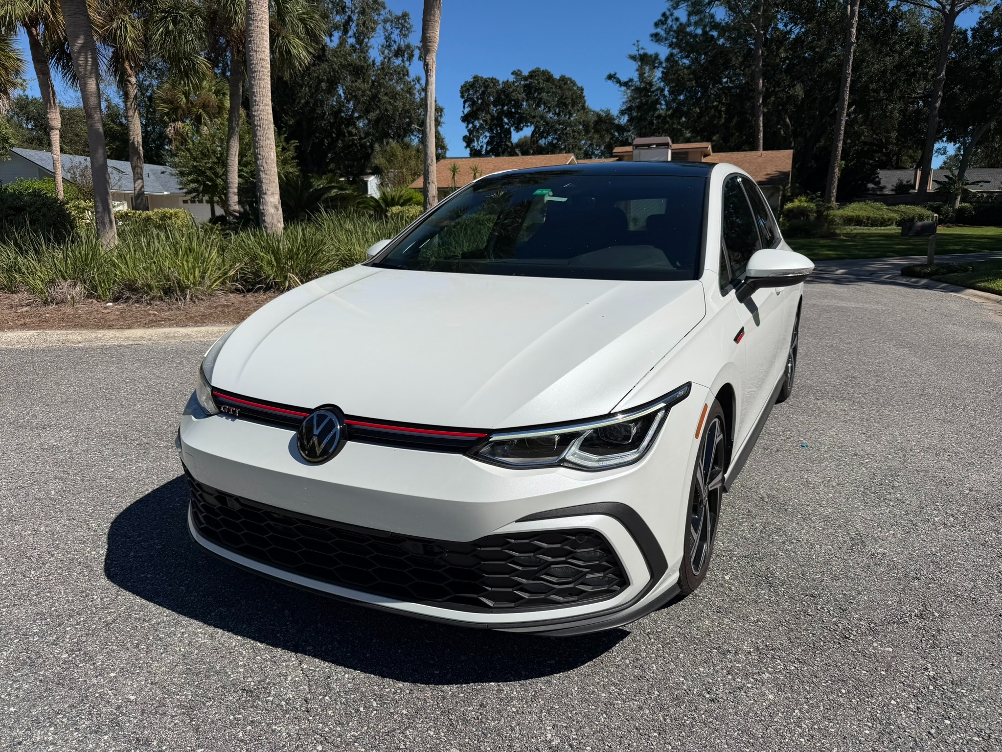 Used 2024 Volkswagen GTI SE FWD image 4