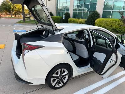 Used 2018 Toyota Prius Four Touring w/ Premium Convenience Package FWD image 8