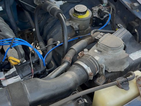 Used 1994 Toyota Pickup DX image 5