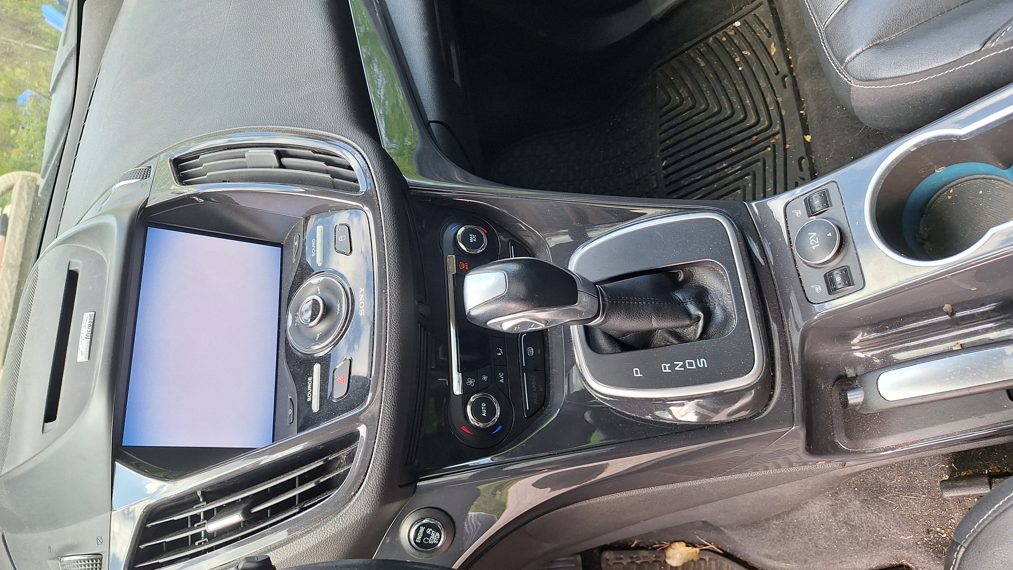Used 2013 Ford Escape Titanium AWD/4WD image 4