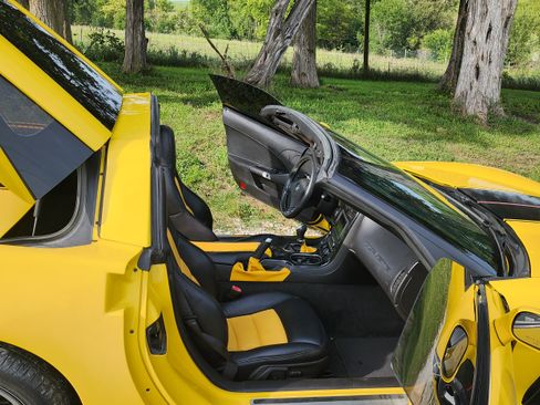 Used 2008 Chevrolet Corvette Coupe w/ Preferred Equipment Group image 12