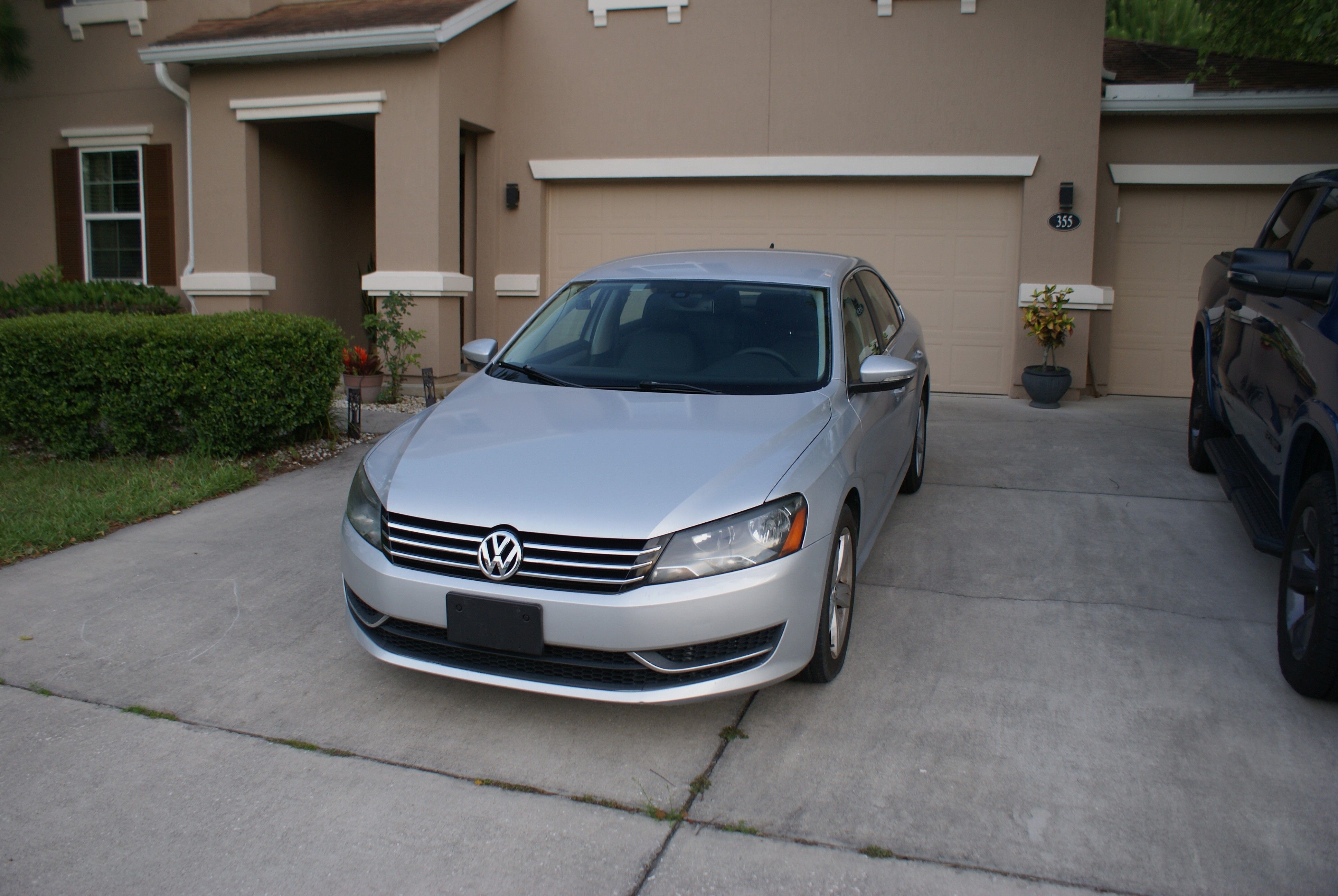 Used 2012 Volkswagen Passat 2.5 SE FWD image 1