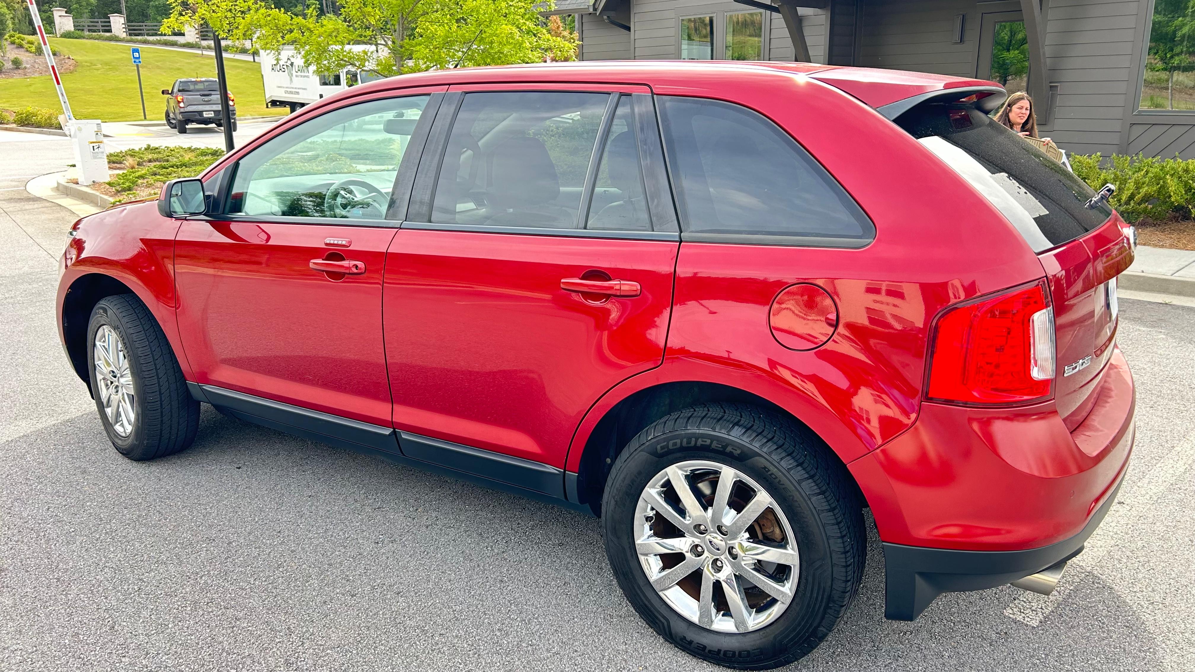 Used 2013 Ford Edge SEL FWD image 2