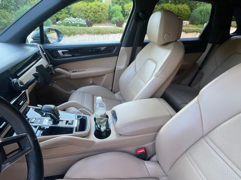 Used 2021 Porsche Cayenne E-Hybrid AWD/4WD image 11