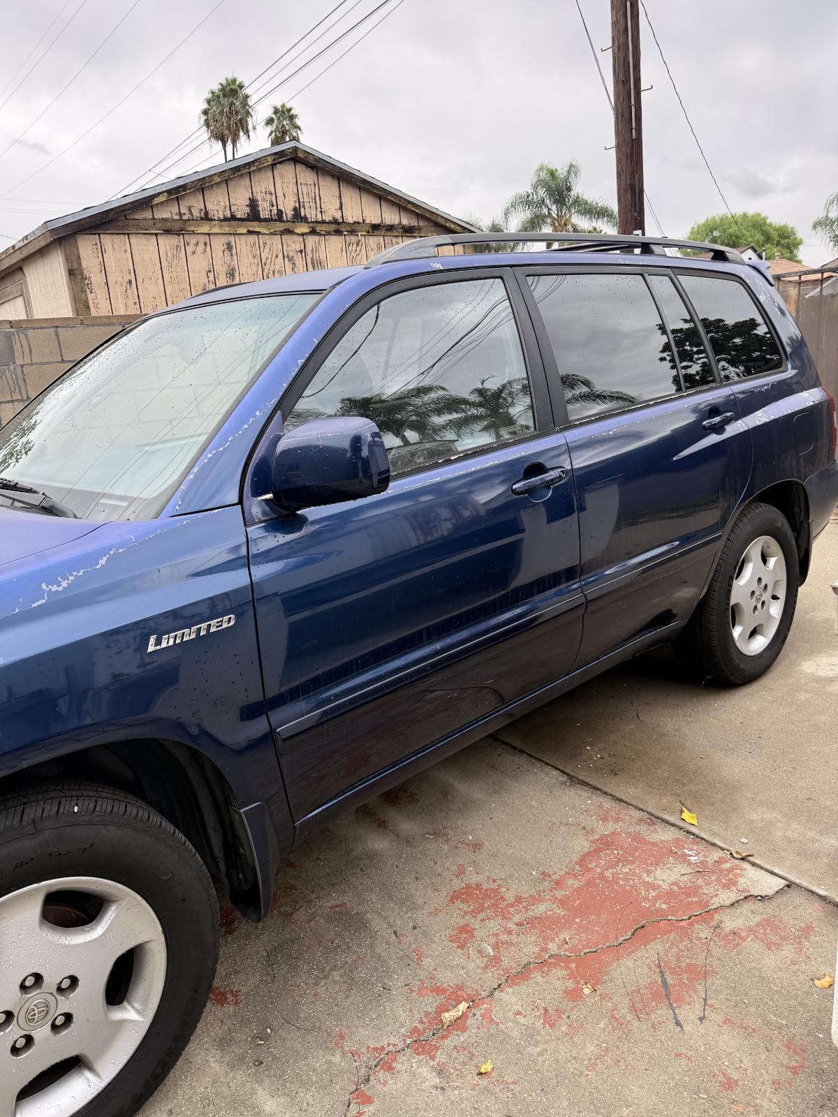Used 2004 Toyota Highlander Limited w/ Leather Trim Pkg FWD image 2