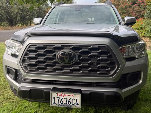 Used 2022 Toyota Tacoma SR AWD/4WD image 6