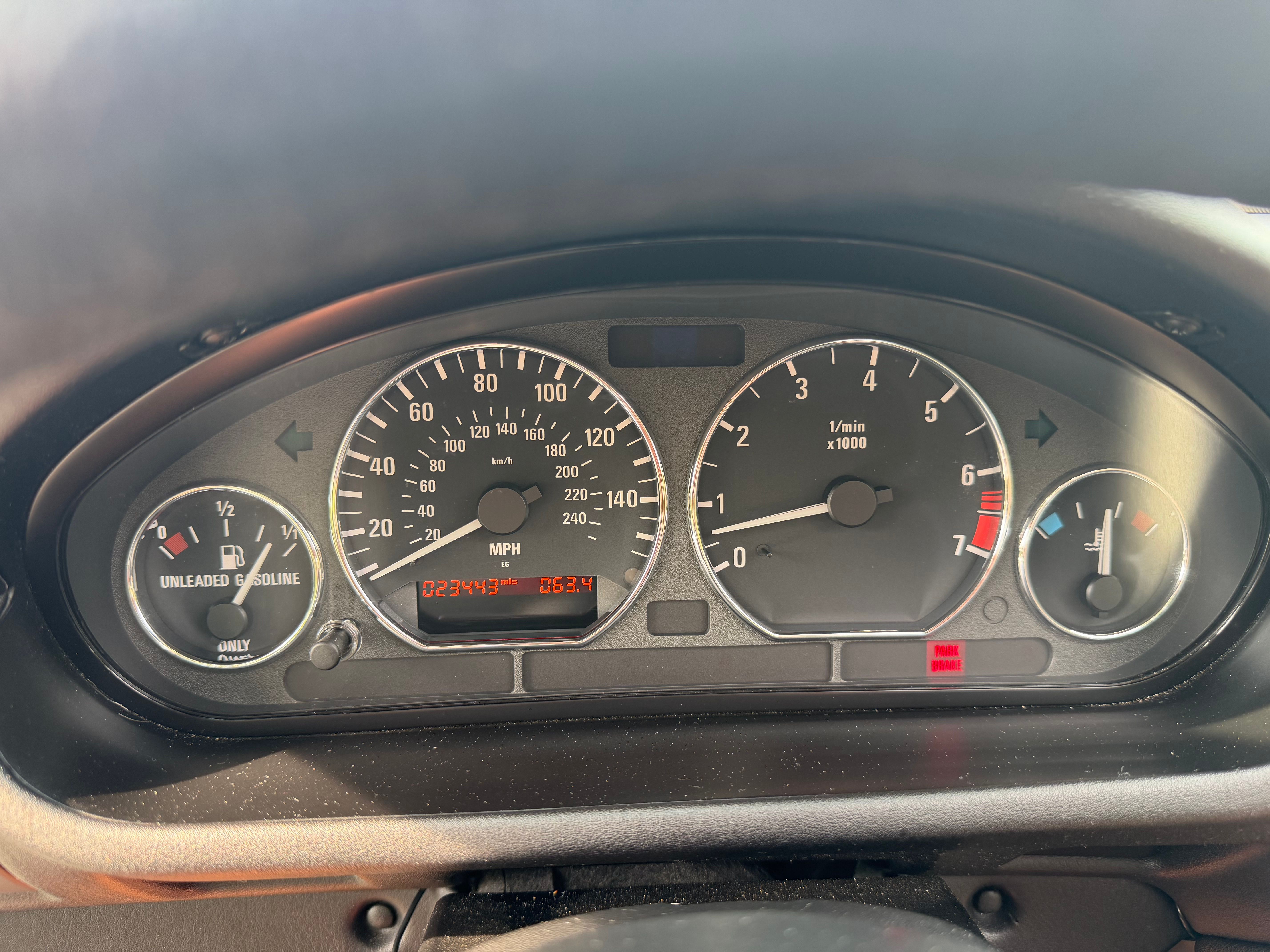 Used 2002 BMW Z3 2.5i RWD image 26