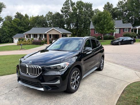 Used 2021 BMW X1 xDrive28i w/ Convenience Package AWD/4WD image 1