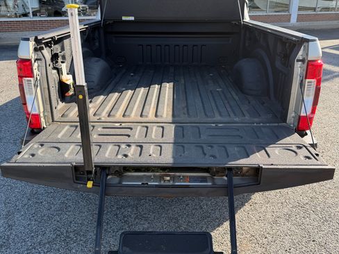 Used 2017 Ford F250 Lariat w/ Lariat Value Package image 12