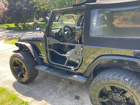 Used 2010 Jeep Wrangler Sport AWD/4WD image 19