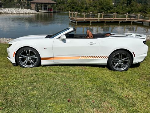 Used 2019 Chevrolet Camaro LT w/ RS Package image 2