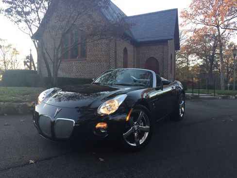 Used 2008 Pontiac Solstice GXP w/ Premium Package RWD image 17