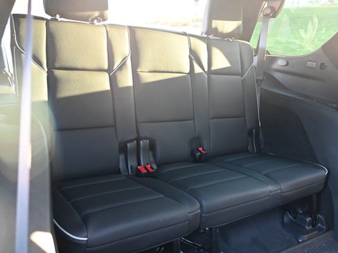 Used 2021 Cadillac Escalade Premium Luxury image 14